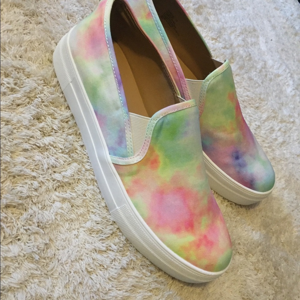 BRAND NEW size 10